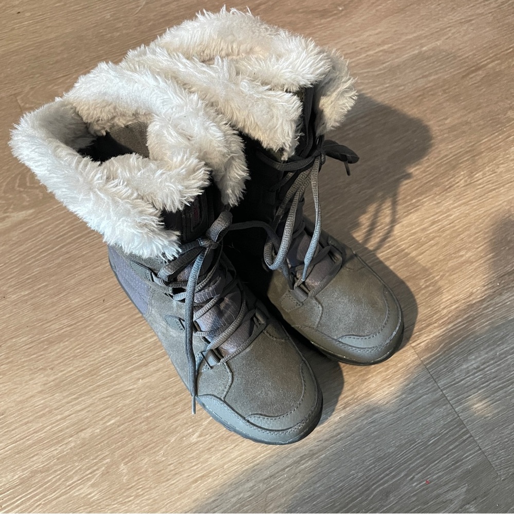 SOLD Columbia Ice Maiden faux fur gray winter snow boots